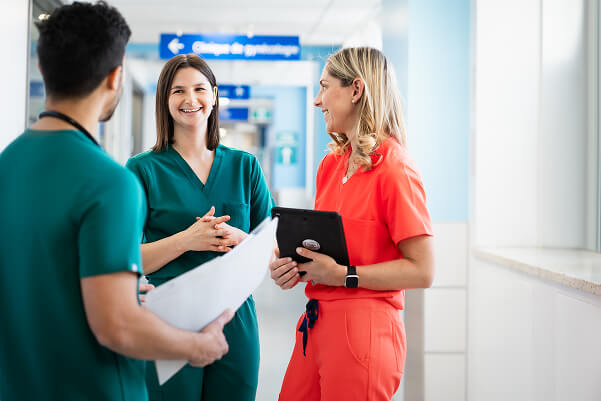 Médecins et professionnels de la santé échangent sur des sujets d'innovation en santé au CISSS de Lanaudière